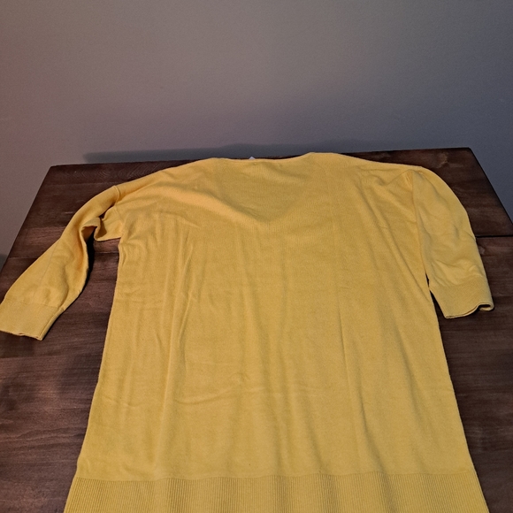 Banana Republic yellow v-neck sweater - Picture 2 of 3
